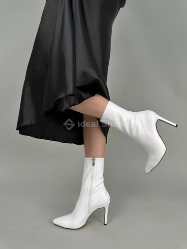 Фото Ботинки женские кожаные белые на каблуках демисезонные 8556к/37 3