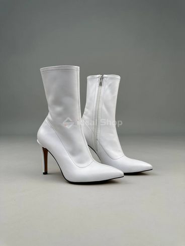 Фото Ботинки женские кожаные белые на каблуках демисезонные 8556к/37 10
