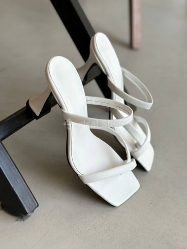 Фото Босоножки женские кожаные белого цвета на каблуке 8500-3/36 12