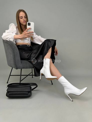 Фото Ботинки женские кожаные белые на каблуках демисезонные 8556к/37 7