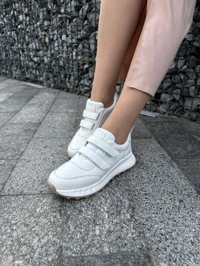 Кросівки жіночі шкіряні білого кольору 38 (24 см)