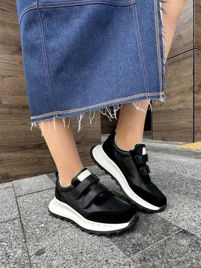 Skórzane sneakersy damskie czarne z zamszowymi wstawkami 40 (25 cm)