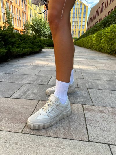 Skórzane beżowe sneakersy damskie z zamszowymi wstawkami 38 (24.5 cm)