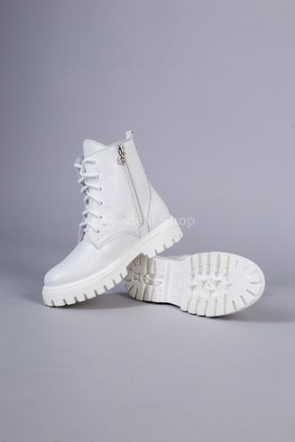 Foto Białe skórzane buty damskie ze sznurowadłami i zamkiem, na rowerze 6701д/36 12