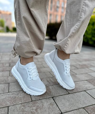 Białe skórzane sneakersy damskie z perforacją 37 (23.5-24 cm)
