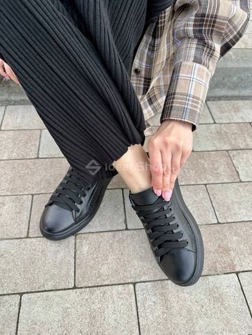 Czarne skórzane sneakersy damskie z perforacją 36 (23 cm)