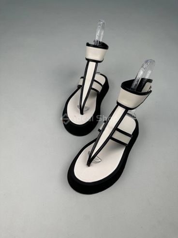 Foto Skórzane sandały damskie mleczne z czarnymi wstawkami 9800-1/36 9