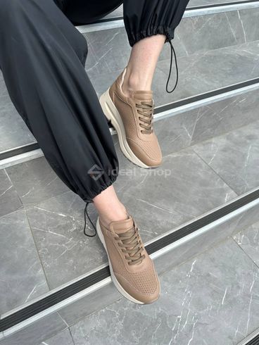 Кросівки жіночі шкіра флотар бежевого кольору з перфорацією на товстій підошві 37 (24 см)