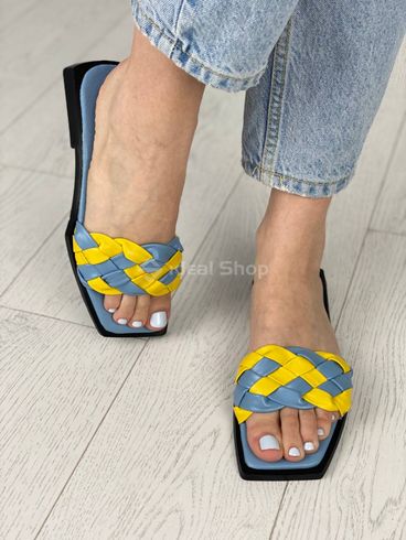 Фото Шлепанцы женские кожаные голубого цвета с желтыми вставками 5548-4/36 1