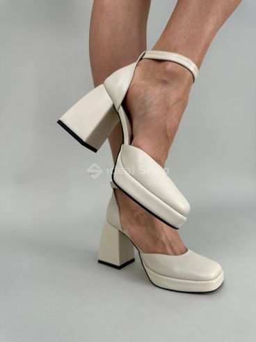 Туфлі жіночі шкіряні молочного кольору на підборах 36 (23,5 см)