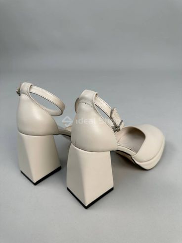 Туфли женские кожаные молочного цвета на каблуке 36 (23,5 см)