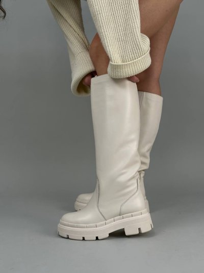 Фото Сапоги женские кожаные молочного цвета демисезонные 8702д/37 1