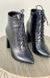 Ботильоны женские кожаные черного цвета на каблуке со шнуровкой демисезонные