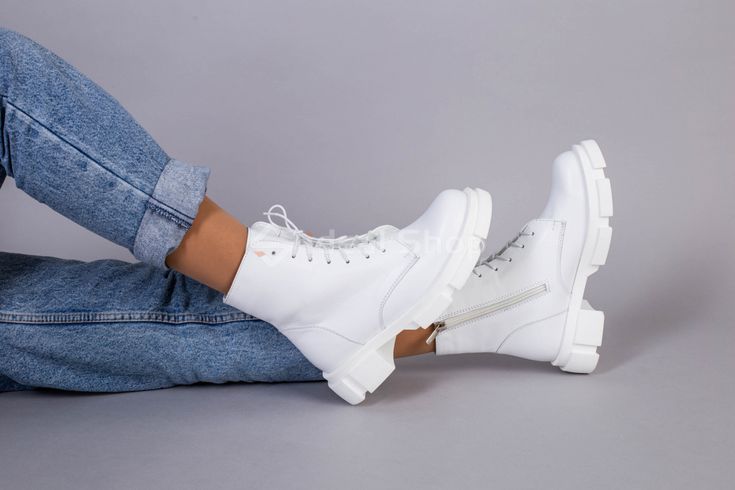 Фото Ботинки женские кожаные белого цвета на шнурках и с замком зимние 5551-3з/36 5