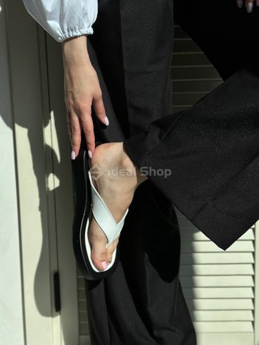 Фото Шлепанцы женские кожаные белые на черной подошве 6606-1/36 8