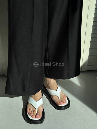 Фото Шлепанцы женские кожаные белые на черной подошве 6606-1/36 2