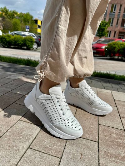 Кросівки жіночі шкіряні білі з перфорацією 38 (24.5 см)