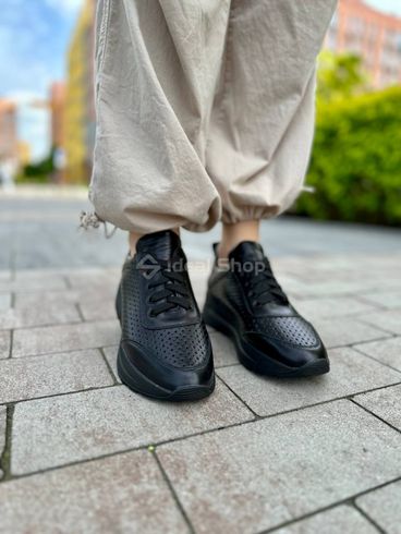 Кросівки жіночі шкіряні чорні з перфорацією 41 (26.5 см)