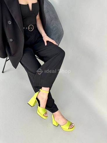 Фото Босоножки женские кожаные салатовые на каблуке 8910-3/38 7