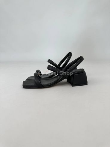 Фото Босоножки женские кожаные черные на каблуке 4404/38 12