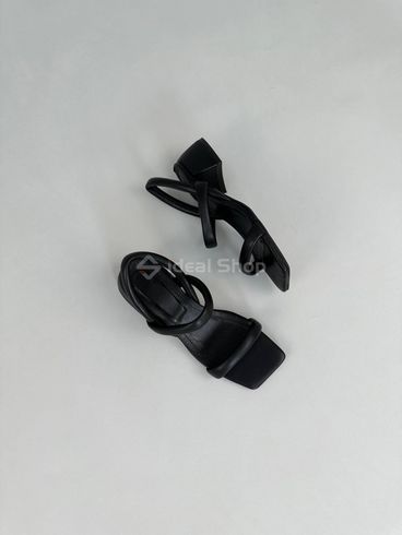 Фото Босоножки женские кожаные черные на каблуке 4404/38 13