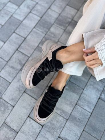 Skórzane beżowe sneakersy damskie z czarnymi zamszowymi wstawkami 36 (23,5 cm)