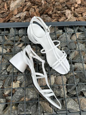 Фото Босоножки женские кожаные белого цвета на каблуке 8527-3/37 9