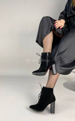 Фото Ботильйони жіночі замшеві чорного кольору на підборах зі шнурівкою демісезонні 9938-1д/37 5