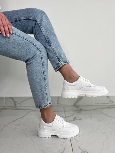 Туфлі жіночі шкіряні білого кольору на шнурках