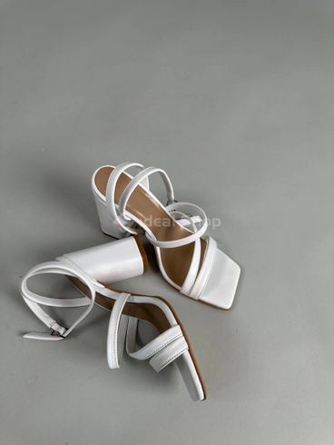Damskie skórzane sandały białe na obcasie 35 (23,5 cm)