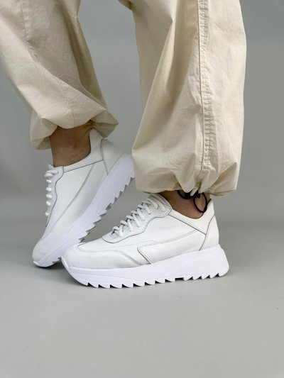 Кросівки жіночі шкіряні білого кольору 39 (25.5-26 см)