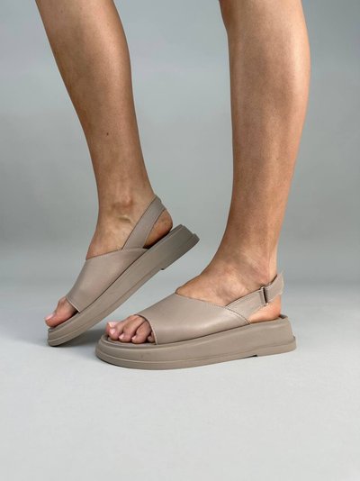 Foto Skórzane beżowe sandały damskie z zapięciem na rzepy 6703/36 1