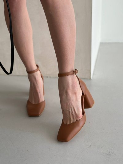Foto Karmelowe skórzane sandały damskie z zamkniętą piętą i palcami 9510/38 1