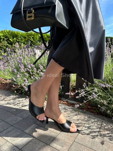 Фото Босоніжки женские кожаные черные на каблуке 8522/36 2