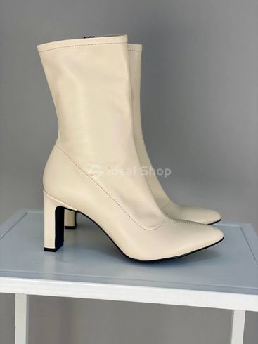 Фото Ботинки женские кожаные молочные на каблуке демисезонные 8520-1д/35 7