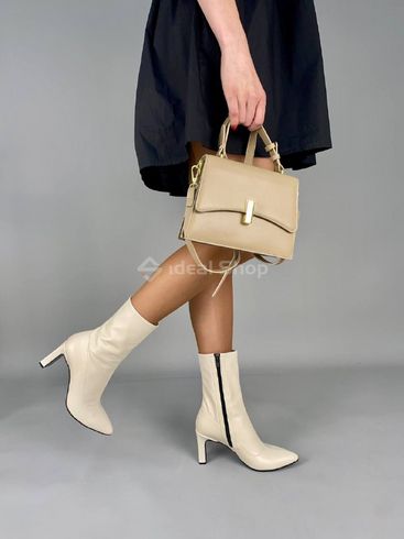 Фото Ботинки женские кожаные молочные на каблуке демисезонные 8520-1д/35 5