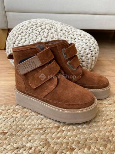 Uggs damskie zamszowe brązowe z zapięciem na rzepy 35 (22.5 cm)