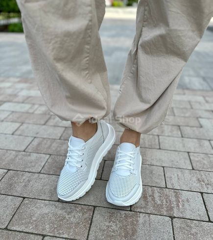 Кросівки жіночі шкіряні білі з перфорацією 36 (23 см)