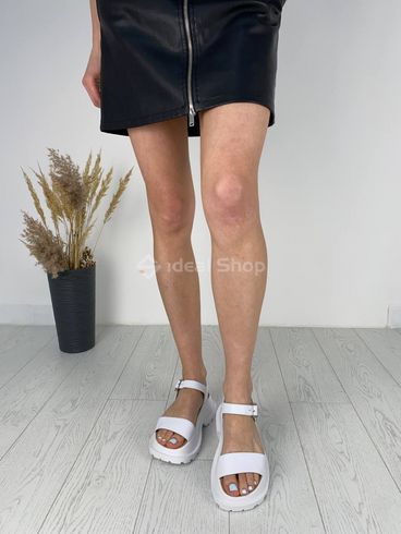 Foto Skórzane sandały damskie w kolorze białym na białej podeszwie 5507-1/39 4