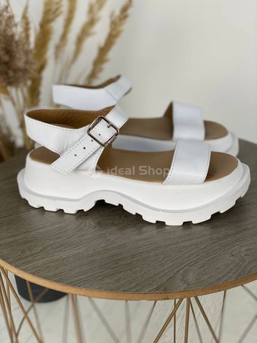 Foto Skórzane sandały damskie w kolorze białym na białej podeszwie 5507-1/39 7
