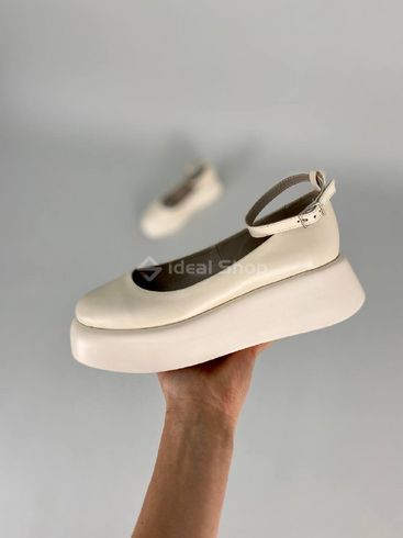 Туфлі жіночі шкіряні молочного кольору на платформі 37 (23,5 см)