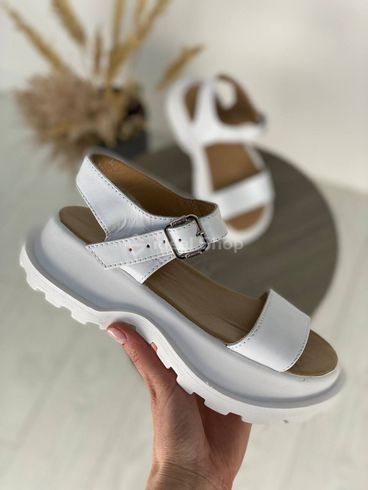 Foto Skórzane sandały damskie w kolorze białym na białej podeszwie 5507-1/39 9
