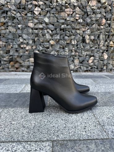 Фото Ботильоны женские кожаные черного цвета на каблуках демисезонные 2705д/39 12