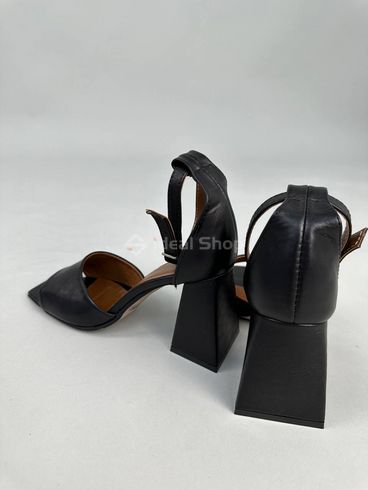 Foto Damskie skórzane sandały w kolorze czarnym 5502-1/38 16