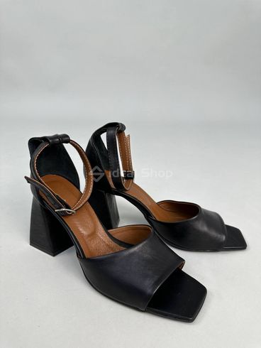 Foto Damskie skórzane sandały w kolorze czarnym 5502-1/38 14