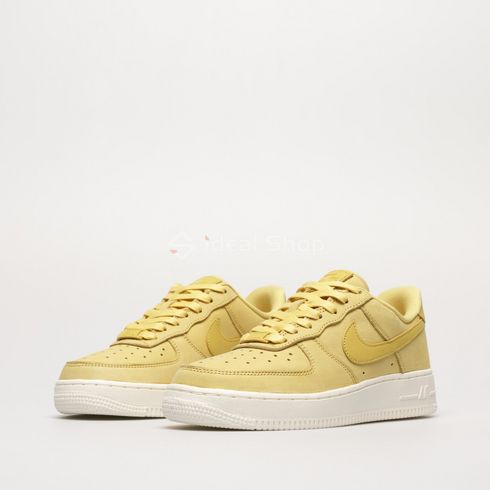 Buty sportowe damskie NIKE WMNS AIR FORCE 1 PRM MF DR9503-700 - 40