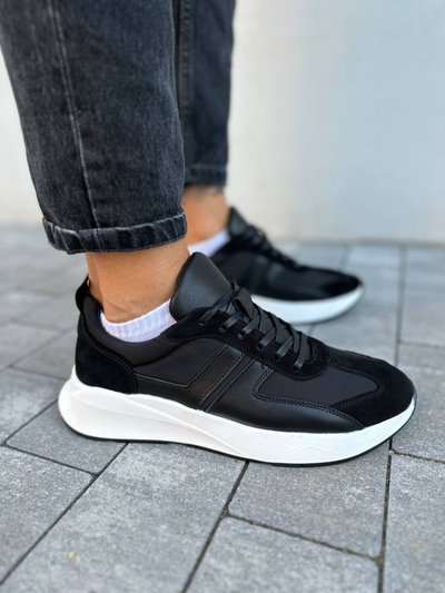 Кросівки чоловічі шкіряні чорні на білій підошві 40 (26 см)