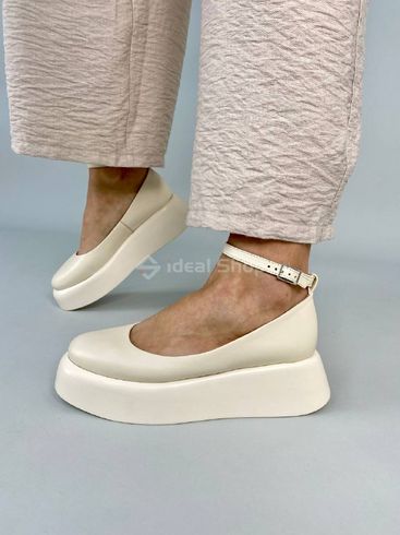 Туфлі жіночі шкіряні молочного кольору на платформі 36 (23 см)