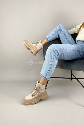 Фото Ботинки женские из нубука цвета латте с вставками кожи демисезонные 6610д/36 10