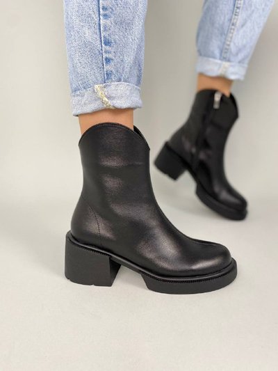 Foto Skórzane czarne buty zimowe damskie z czarną podeszwą 8905-4з/36 1